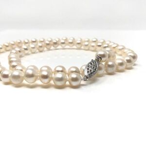 Single strand freshwater culture pearl necklace